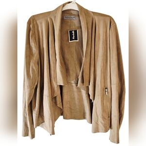 baroque-print button-down top from the brand Timing.